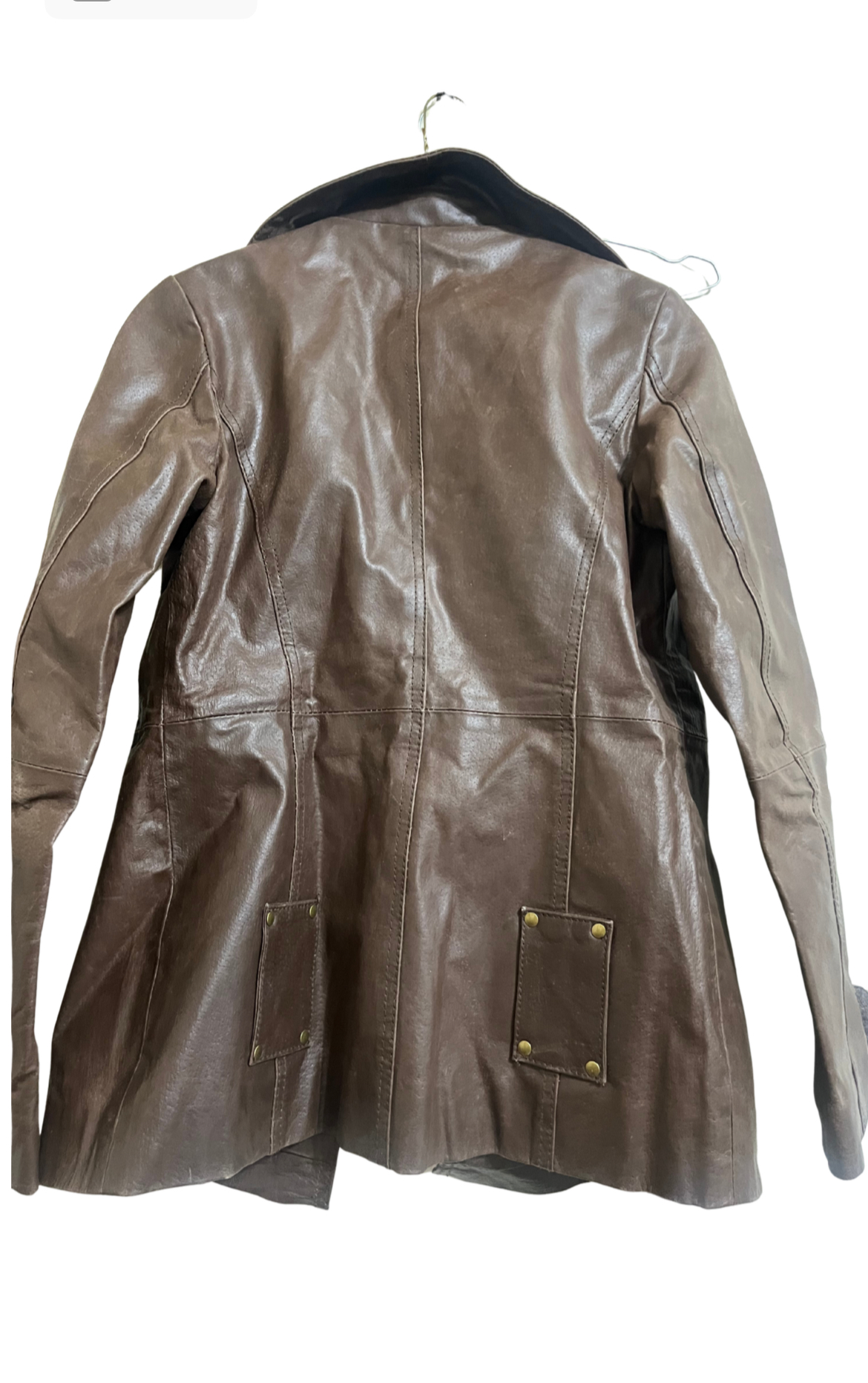 Chaqueta estilo trench en piel sintética color chocolate - Image 2